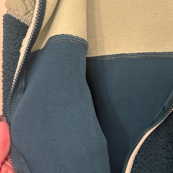 Universal Thread Green and Cream Jacket - Picture 3 of 3